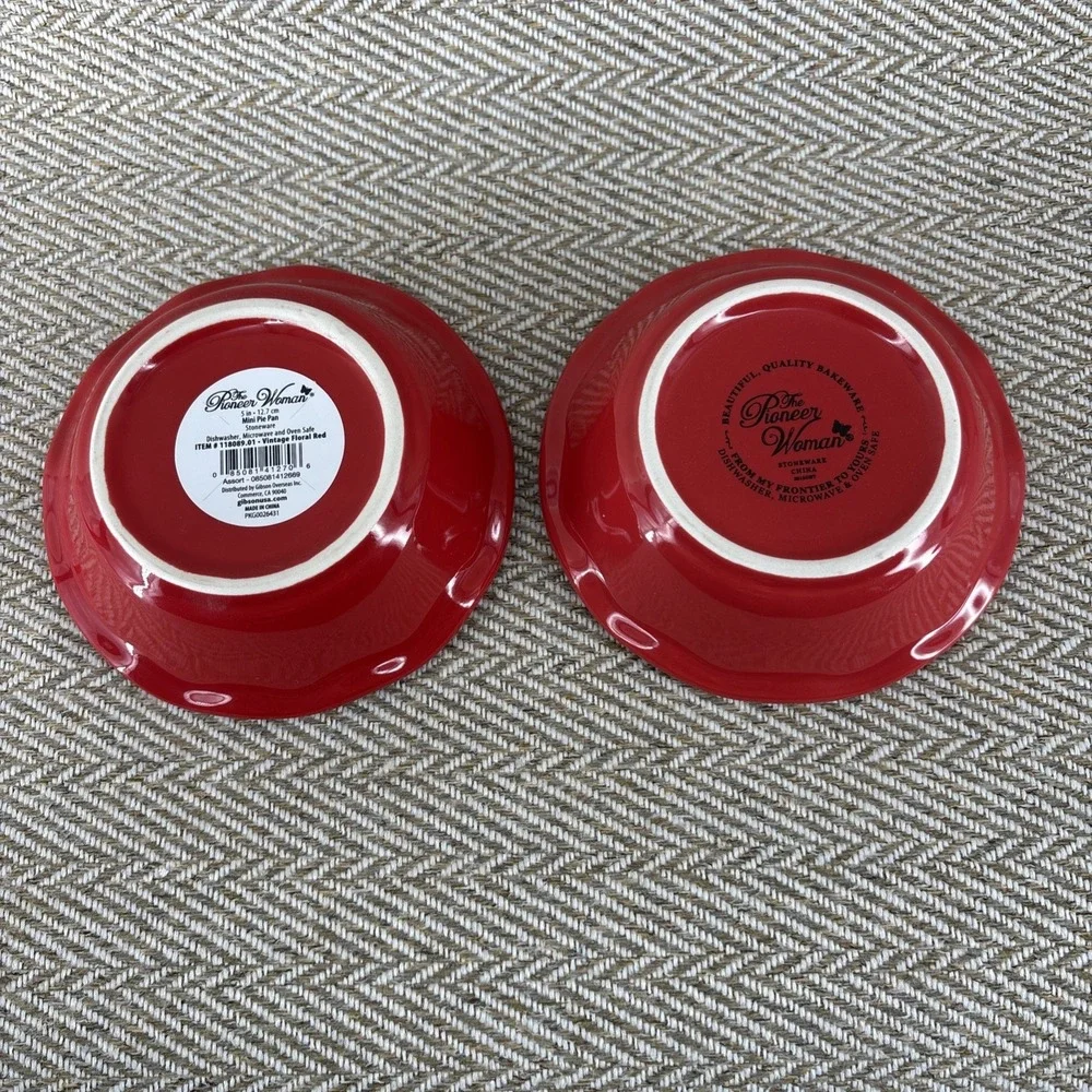 Pioneer Woman Vintage Floral Red  5.5